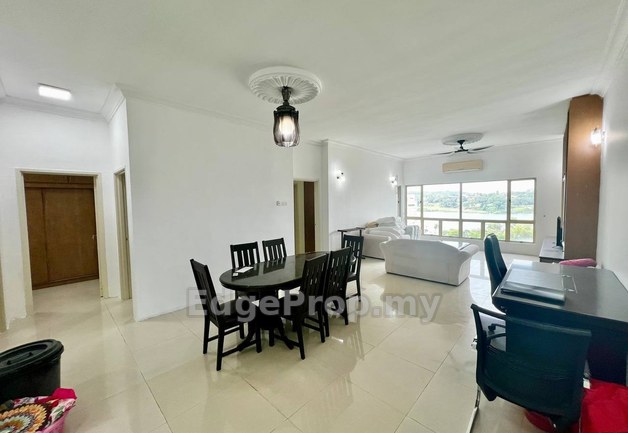 WELL MAINTAINED- EAST LAKE RESIDENCE CONDOMINIUM , Selangor, Seri Kembangan