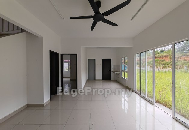 Tanah Luas Corner Lot Semi D 2 Tingkat Freehold Taman Jenderam Damai Dengkil, Selangor, Dengkil
