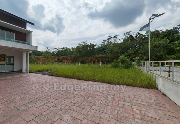 Tanah Luas Corner Lot Semi D 2 Tingkat Freehold Taman Jenderam Damai Dengkil, Selangor, Dengkil