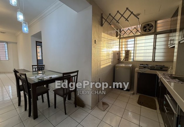 USJ19 RHYTHM AVENUE, Subang Jaya,  3rooms 2baths Fully Aircond, Selangor, USJ