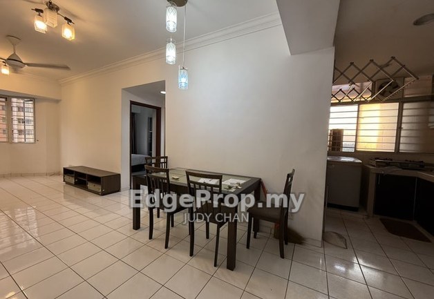 USJ19 RHYTHM AVENUE, Subang Jaya,  3rooms 2baths Fully Aircond, Selangor, USJ
