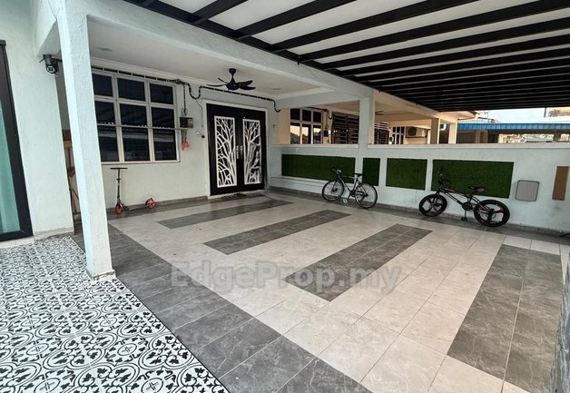 RENOVATED EXTENDED End Lot Double Storey, Taman Perepat Indah, Kapar, Selangor, Kapar 