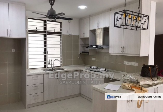 Pr1ma Apartment @ Precint 11