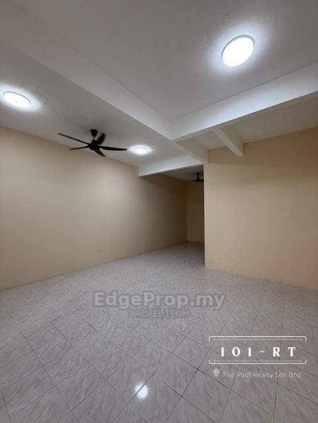 💖Good Condition!! Double Storey House @ Taman Manggis Jaya Banting For Rent, Selangor, Banting