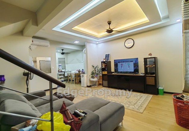 RENOVATED- DOUBLE STOREY IRAMA PERDANA LBS, Selangor, Bandar Puncak Alam