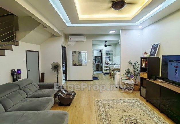 RENOVATED- DOUBLE STOREY IRAMA PERDANA LBS, Selangor, Bandar Puncak Alam