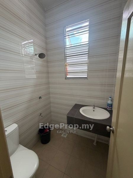 Freehold Double Storey Terrace Intermediate Bumi lot at Uni Garden for rent, Sarawak, Kota Samarahan