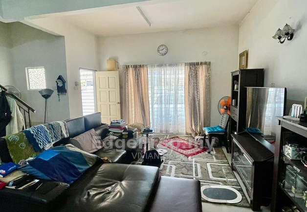 Double Storey House at Aveda 6 Desa Mas. Bandar Country Homes, Rawang, Selangor, Rawang