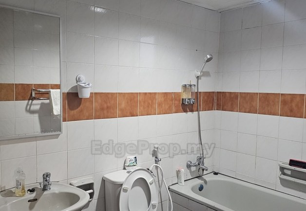 Master Room For Rent Near UMS (Female Only), Sabah, Likas