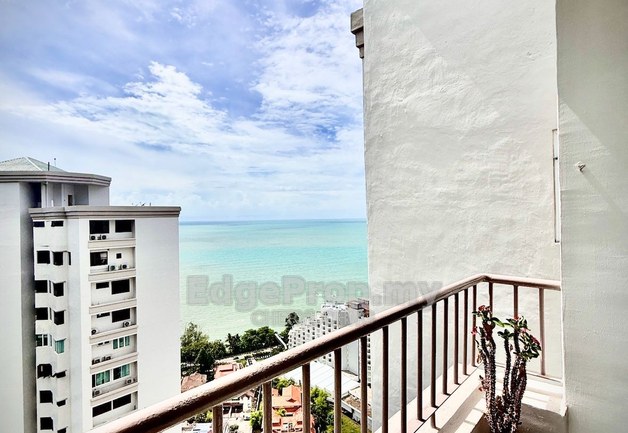Sea View Duplex Penthouse at Miami Green, Batu Ferringhi., Penang, Batu Ferringhi