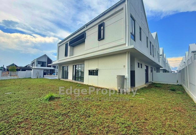 Elmina Green The Eighth @ City of Elmina