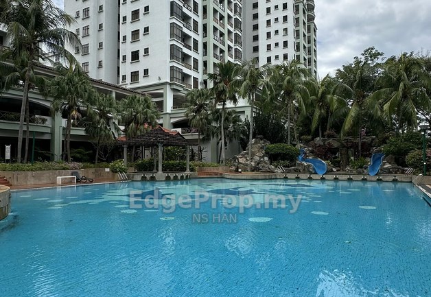 COSTA MAHKOTA