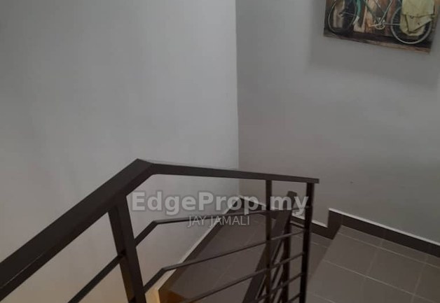 Rumah Teres 2 Tingkat End Lot Untuk Disewa di Taman Ruby Dengkil Berhampiran Putrajaya, Cyberjaya & KLIA, Selangor, Dengkil