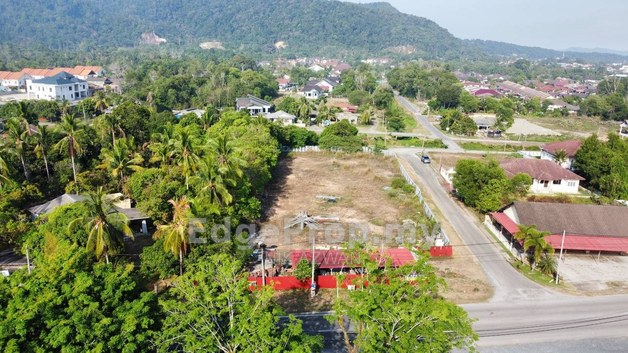 (Tepi Jalan, Tanah Rata, Geran Individu) Tanah Kediaman, Jalan Lapangan Terbang, Sura, Dungun, Terengganu, Dungun