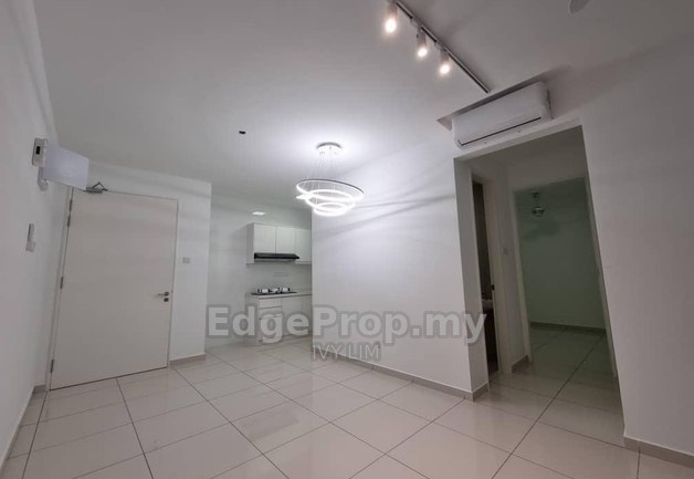 Walk to BRT & Mall  -Partial furnished unit for sales - Every month hire cleaner cleaning - Unit Well Maintenance, Selangor, Subang Jaya