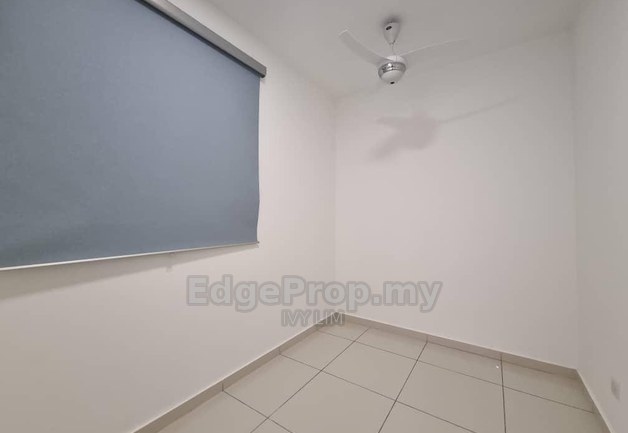 Walk to BRT & Mall  -Partial furnished unit for sales - Every month hire cleaner cleaning - Unit Well Maintenance, Selangor, Subang Jaya