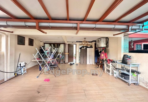 DEKAT SURAU- DOUBLE STOREY TAMAN PINGGIRAN USJ1, Selangor, USJ