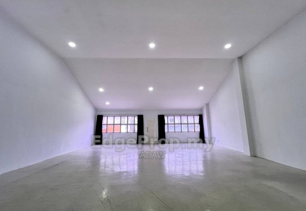 Facing Main Road First Floor Shoplot, D'pangkin Bukit Jelutong, Shah Alam , Selangor, Shah Alam