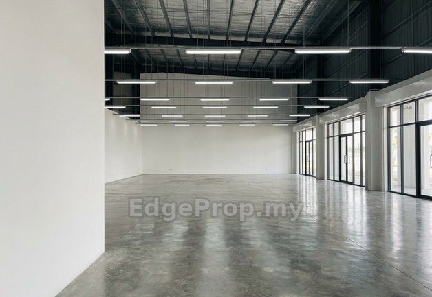 Nilai Freehold 4 Storey Shop Bandar Baru Nilai Putra Nilai Negeri Sembilan, Negeri Sembilan, Nilai