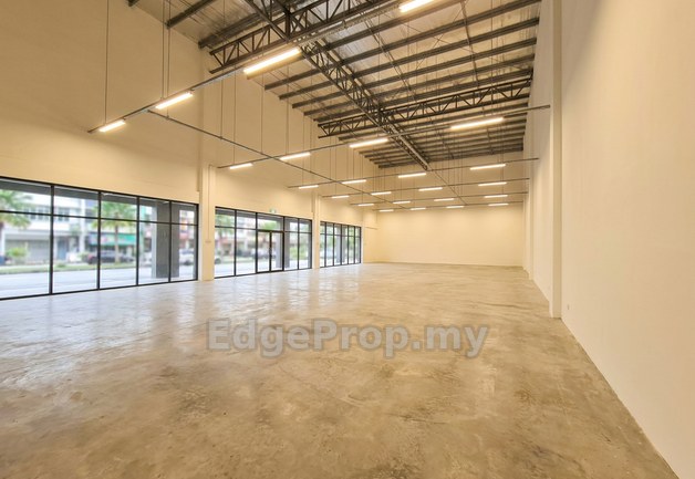 Nilai Freehold 4 Storey Shop Bandar Baru Nilai Putra Nilai Negeri Sembilan, Negeri Sembilan, Nilai