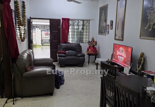 WIDE SINGLE STOREY WITH LONG DRIVEWAY IN SS3 KELANA JAYA, Selangor, Kelana Jaya
