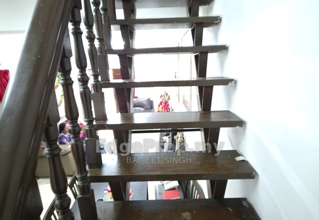 WIDE SINGLE STOREY WITH LONG DRIVEWAY IN SS3 KELANA JAYA, Selangor, Kelana Jaya
