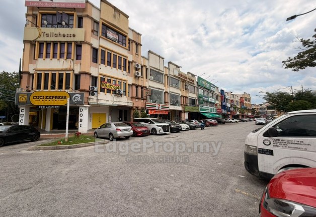 SEKSYEN 6 - KOTA DAMANSARA