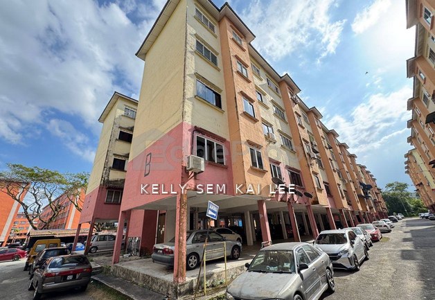 Taman Pulai Utama Flat