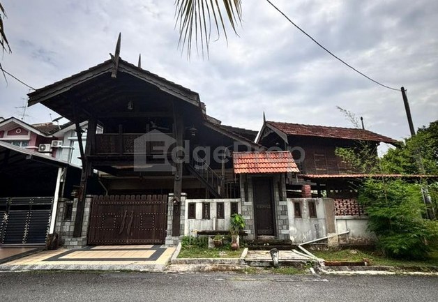 Corner Lot @ Jalan Pulai Perdana, Taman Sri Pulai Perdana