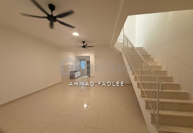 M Senyumia Salak Tinggi Sepang, 2 Storey Terrace For Rent, Good Condition, Selangor, Sepang