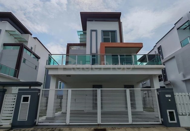 BELOW BANK VALUE 3 Storey Kayangan Villa Bungalow, Klebang Melaka