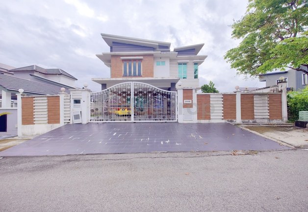Putra Hill Residency