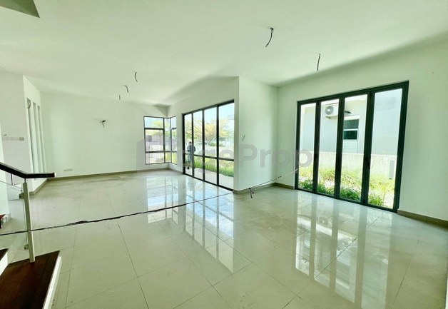 Kota Seriemas Nilai Freehold New Double Storey Bungalow Frangipani Villas, Negeri Sembilan, Nilai