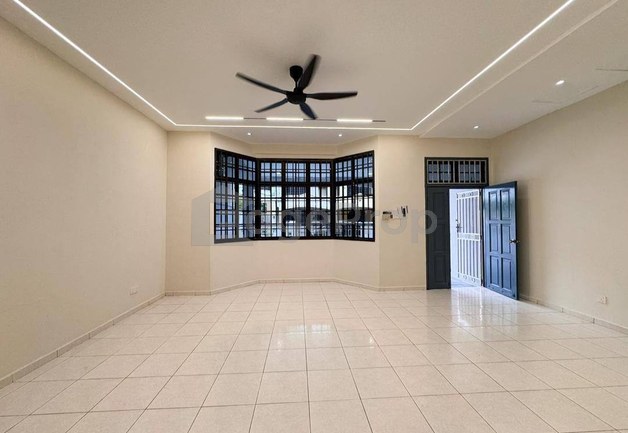 Taman Dato Chellam @ Ulu Tiram, Double Storey Terrace For Sale Renovated, Full Loan Unit, Johor, Ulu Tiram