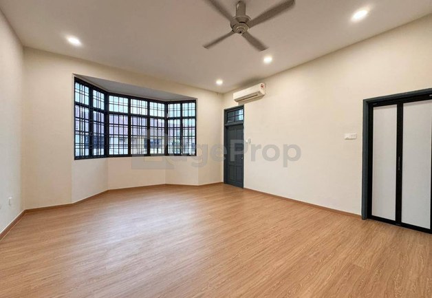 Taman Dato Chellam @ Ulu Tiram, Double Storey Terrace For Sale Renovated, Full Loan Unit, Johor, Ulu Tiram