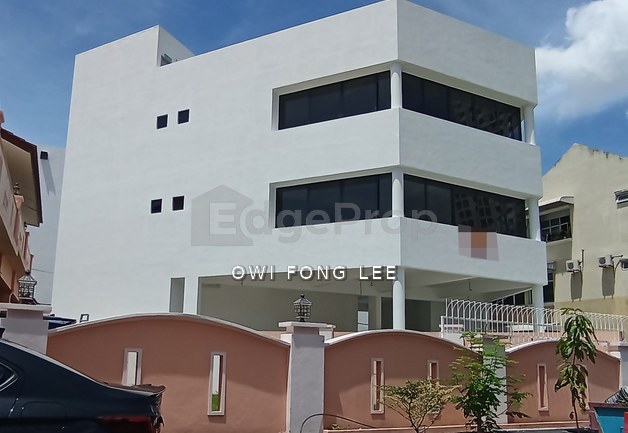 3-Storey Commercial Building for Rent at Bukit Jambul | 6,500 sqft