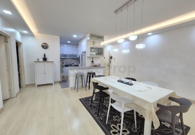 Residensi Alami Seksyen 13 Shah Alami For Sale Corner Unit, Selangor, Shah Alam