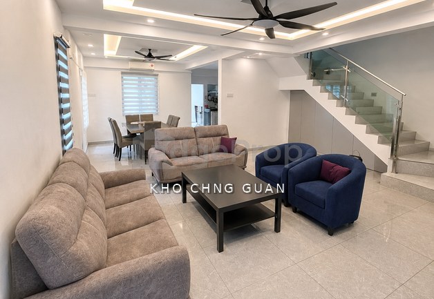 𝐏𝐮𝐜𝐡𝐨𝐧𝐠 𝐔𝐭𝐚𝐦𝐚 𝟐 𝐒𝐭𝐲 𝐄𝐧𝐝𝐥𝐨𝐭 𝟏𝟎 𝐟𝐞𝐞𝐭 𝐄𝐱𝐭𝐫𝐚 𝐥𝐚𝐧𝐝 𝐊𝐭𝐜𝐡𝐞𝐧 & 𝐂𝐚𝐫 𝐏𝐨𝐫𝐜𝐡 𝐅𝐮𝐥𝐥𝐲 𝐄𝐱𝐭𝐞𝐧𝐝 𝐌𝐨𝐝𝐞𝐫, Selangor, Puchong