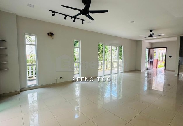 Charming Essex, Setia Eco Templer