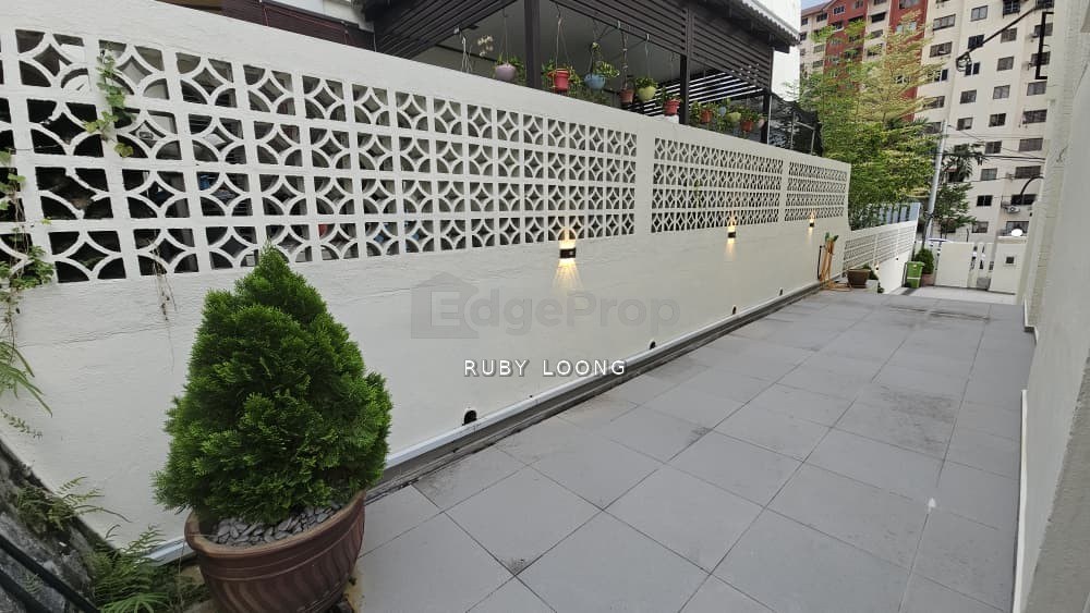 Taman Desa End Lot Double Storey Terrace House, Kuala Lumpur, Taman Desa 