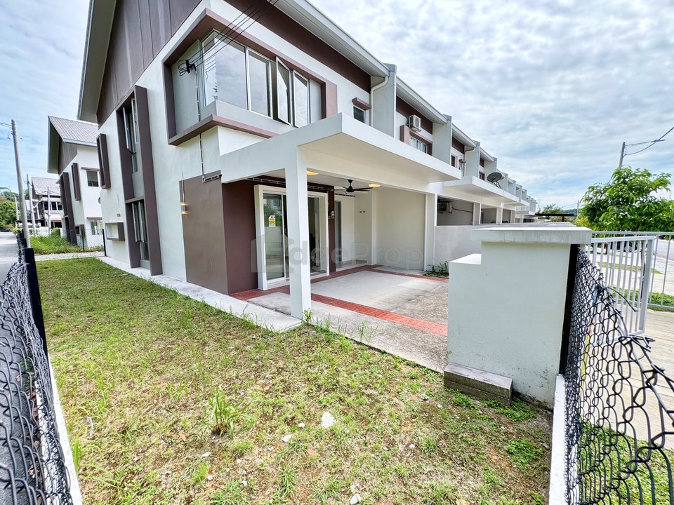 Greenwoods Cendana Salak Perdana, 2 Storey House EXTRA LAND END LOT , Selangor, Dengkil