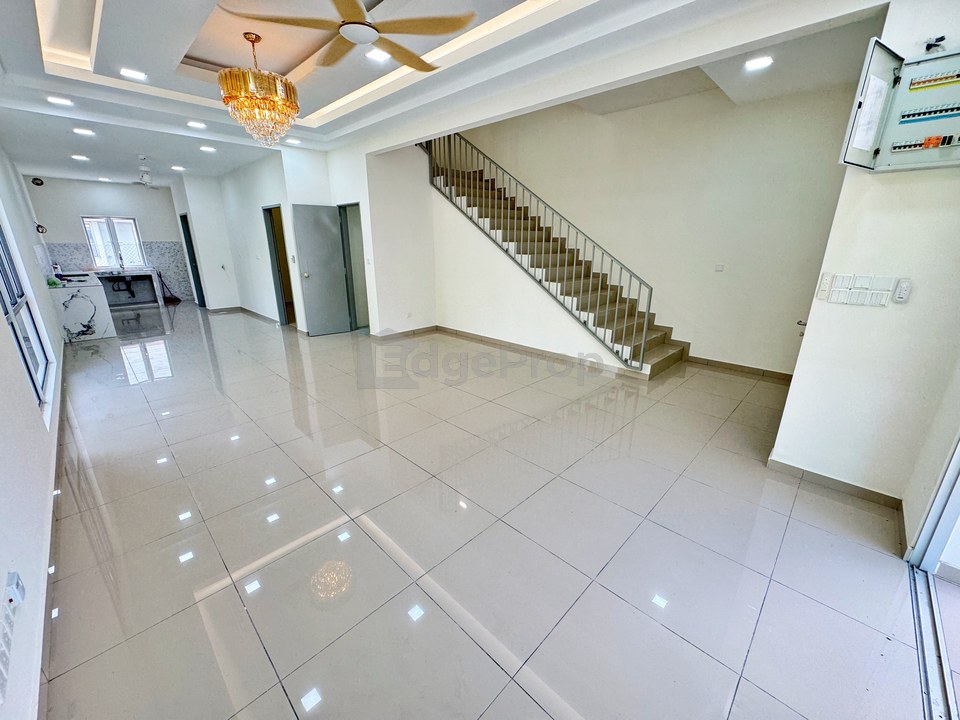 Greenwoods Cendana Salak Perdana, 2 Storey House EXTRA LAND END LOT , Selangor, Dengkil