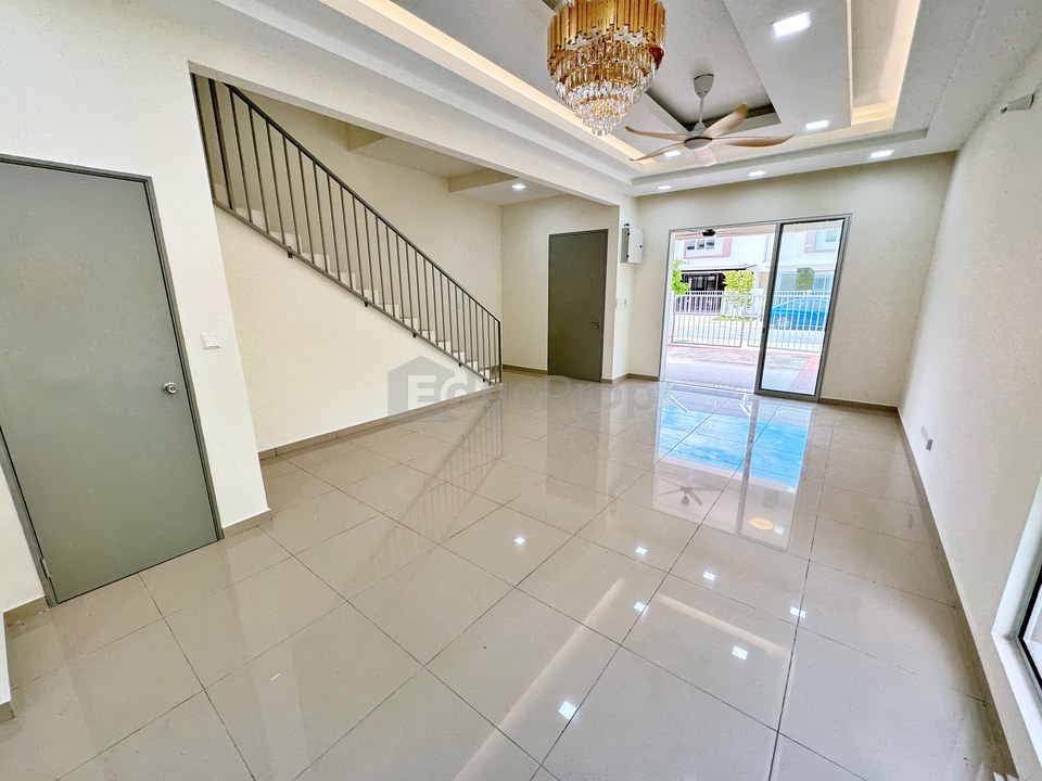 Greenwoods Cendana Salak Perdana, 2 Storey House EXTRA LAND END LOT , Selangor, Dengkil