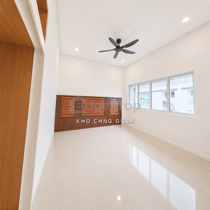 Villa Avenue Equine Park Semi D Spacious 2 Sty Partial Furnished Kitchen Cabinet For Rent, Selangor, Seri Kembangan