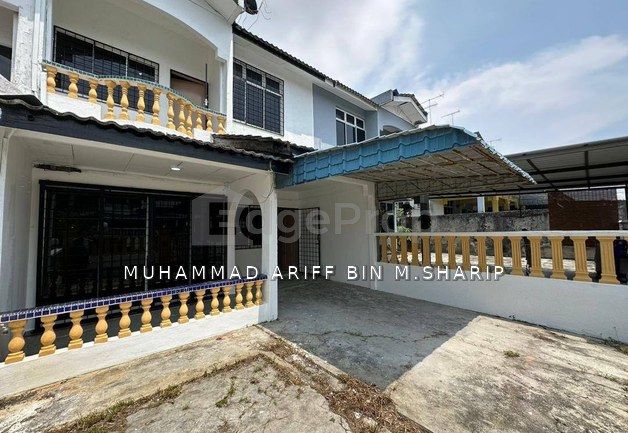 Taman Kluang Barat Tarrace House, Johor, Kluang