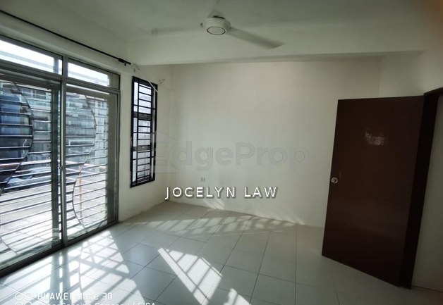 2 1/2 Storey House For Rent @ Taman Scientex, Johor, Pasir Gudang