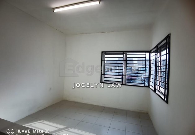 2 1/2 Storey House For Rent @ Taman Scientex, Johor, Pasir Gudang