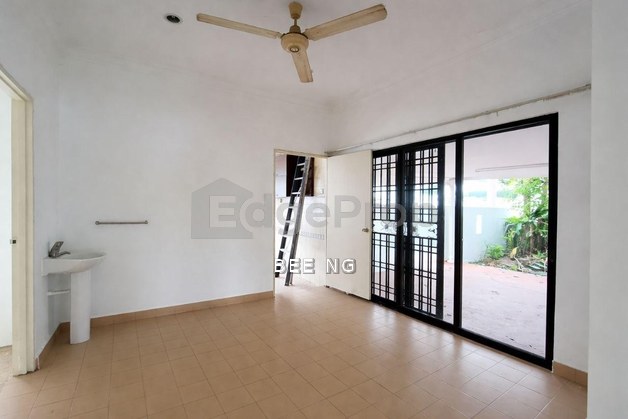 Taman Kolam Air / Jalan Rubi / 2 Storey Semi D / Super Value , Johor, Johor Bahru
