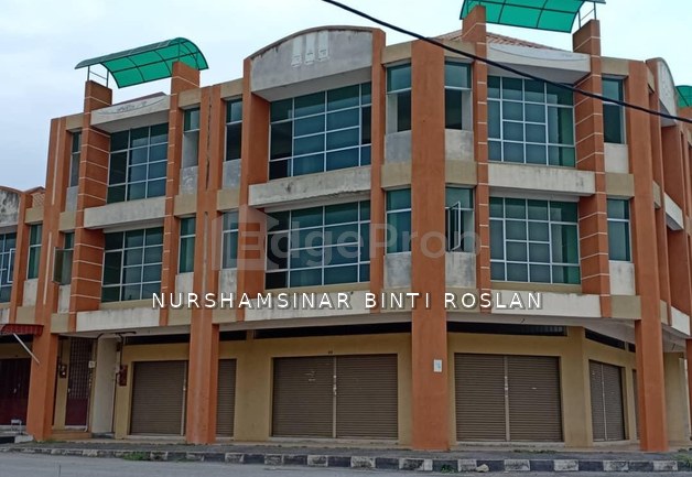 Shop & Office Space Corner Unit & Intermediate Unit Office For Sale 