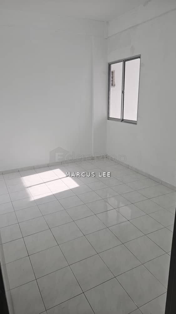 Pandan Indah Merpati Court for rental, Near LRT Cahaya, Ground floor, 3 rooms 1 bath, Selangor, Ampang